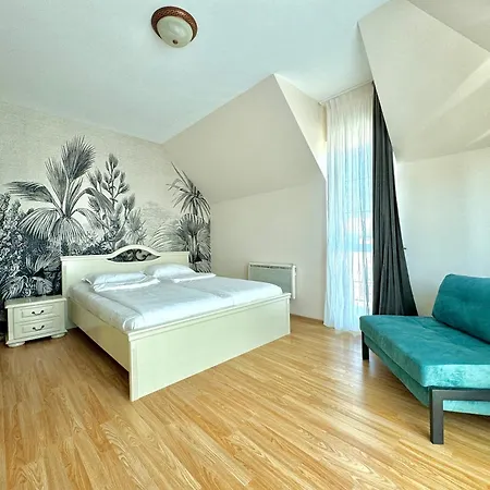 Golden Hermes * Sluneční pobřeží