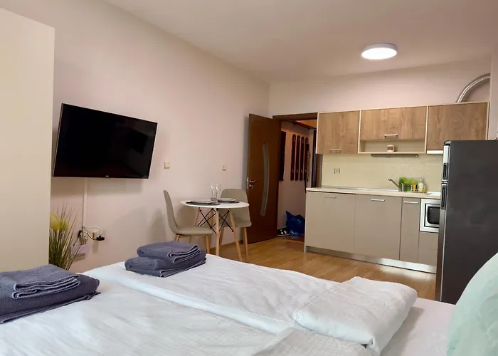 Golden Hermes Апартамент *